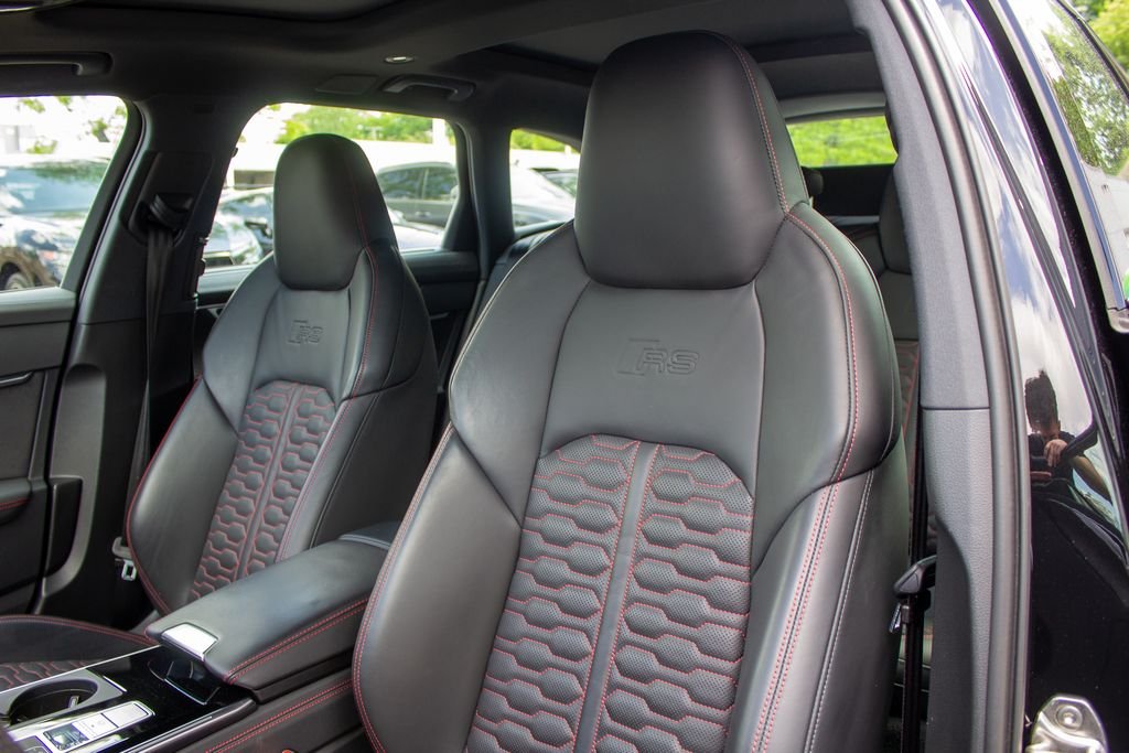 Used 2024 Mythos Black Metallic Audi 4.0T image 12