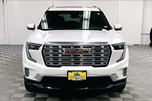 Used 2024 White Frost Tricoat GMC Denali image 4