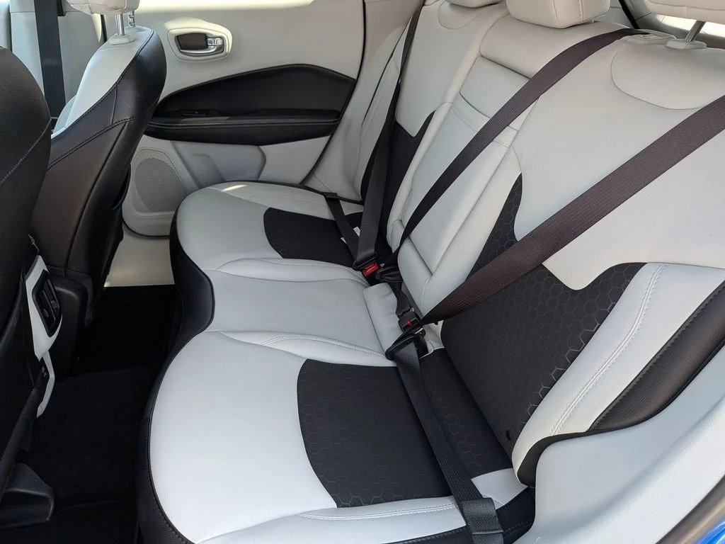 Used 2019 Blue Jeep Latitude image 27
