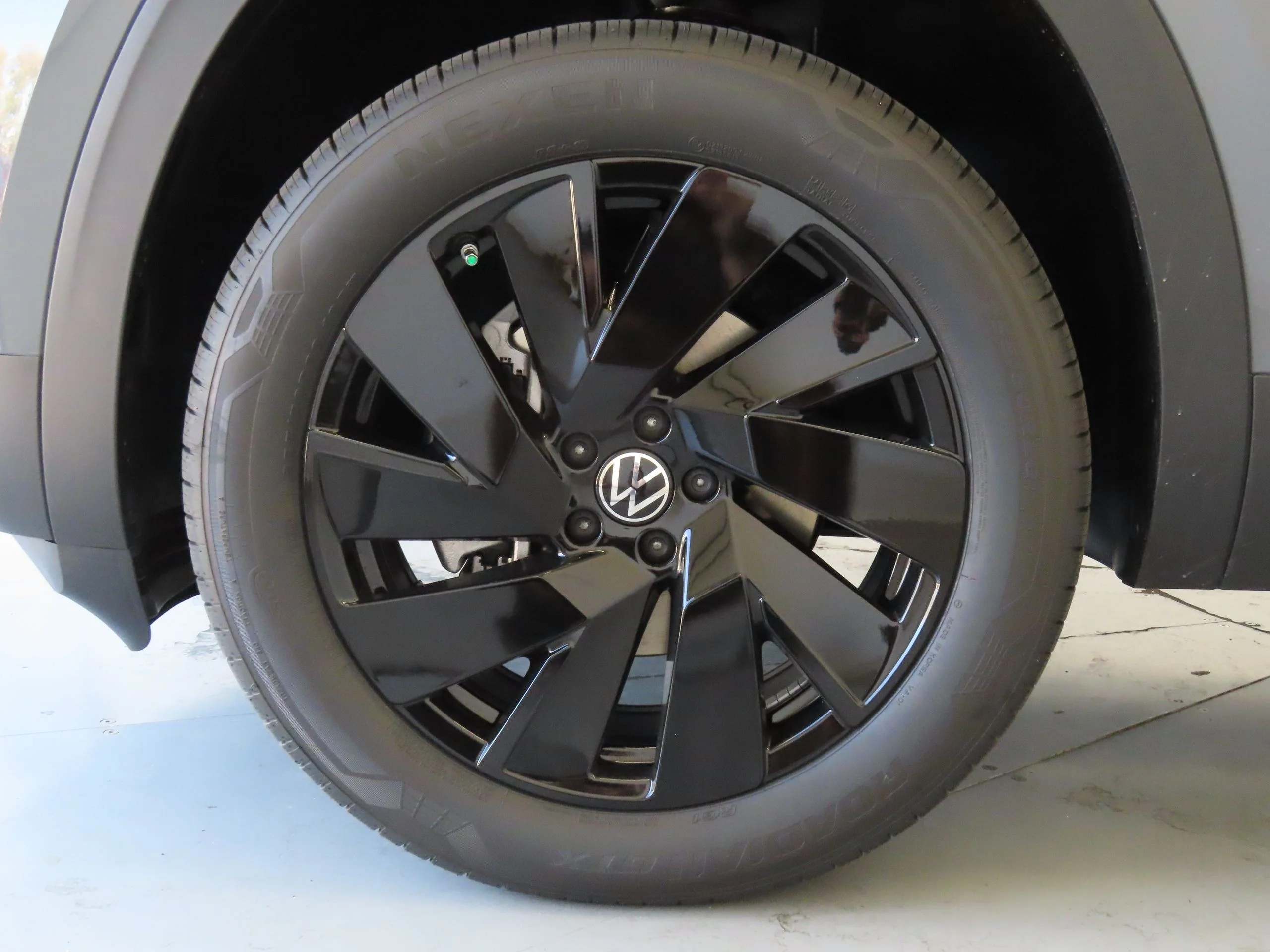 New 2026 Gray Volkswagen 2.0T SE w/Technology image 27