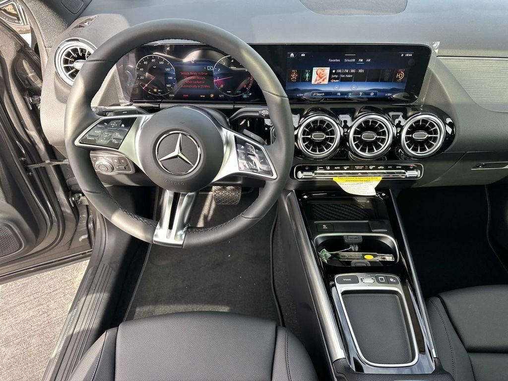 Used 2026 Mountain Grey Metallic Mercedes-Benz GLA 250 image 21