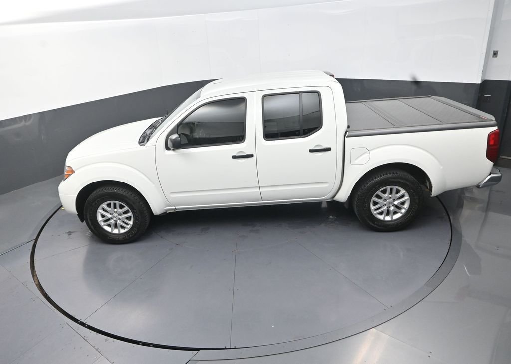 Used 2017 White Nissan SV image 17