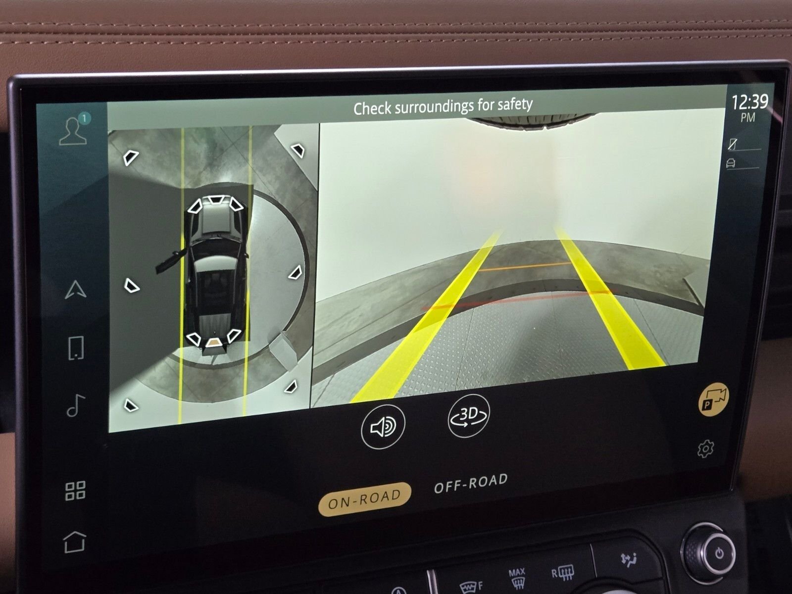 New 2026 Woolstone Green Land Rover X-Dynamic SE image 28