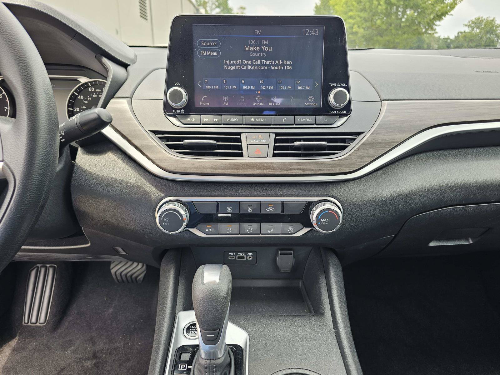 Used 2025 Glacier White Nissan SV image 22