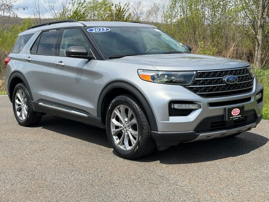 2023 Ford Explorer XLT 4WD's photo