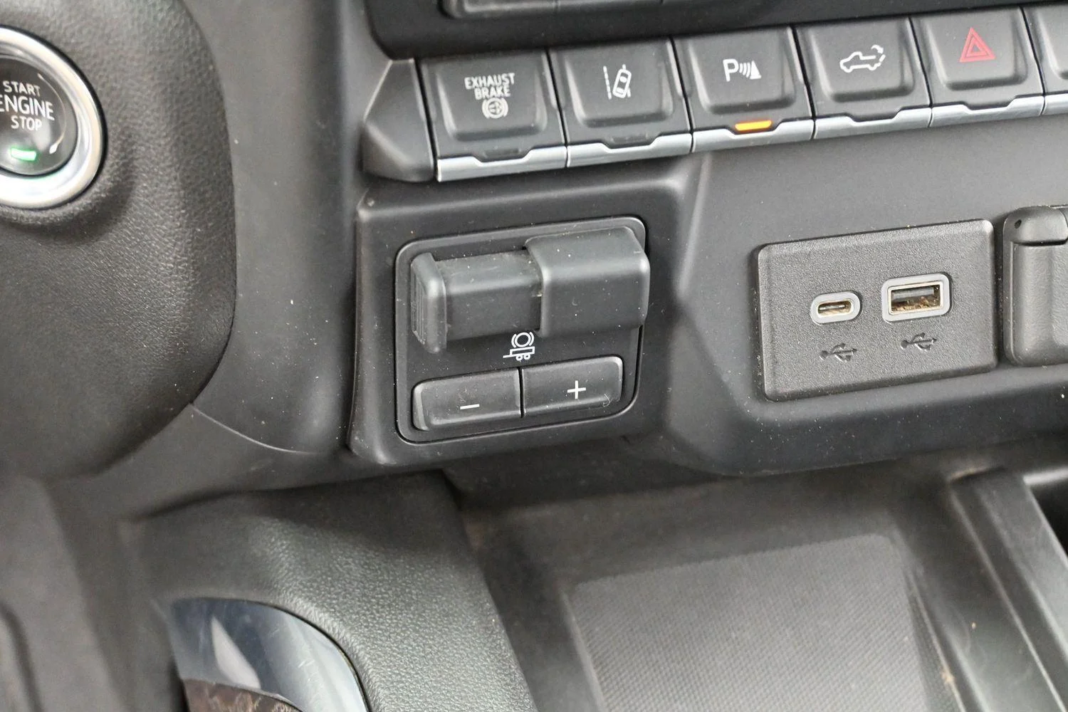 Used 2020 Onyx Black GMC Denali image 22