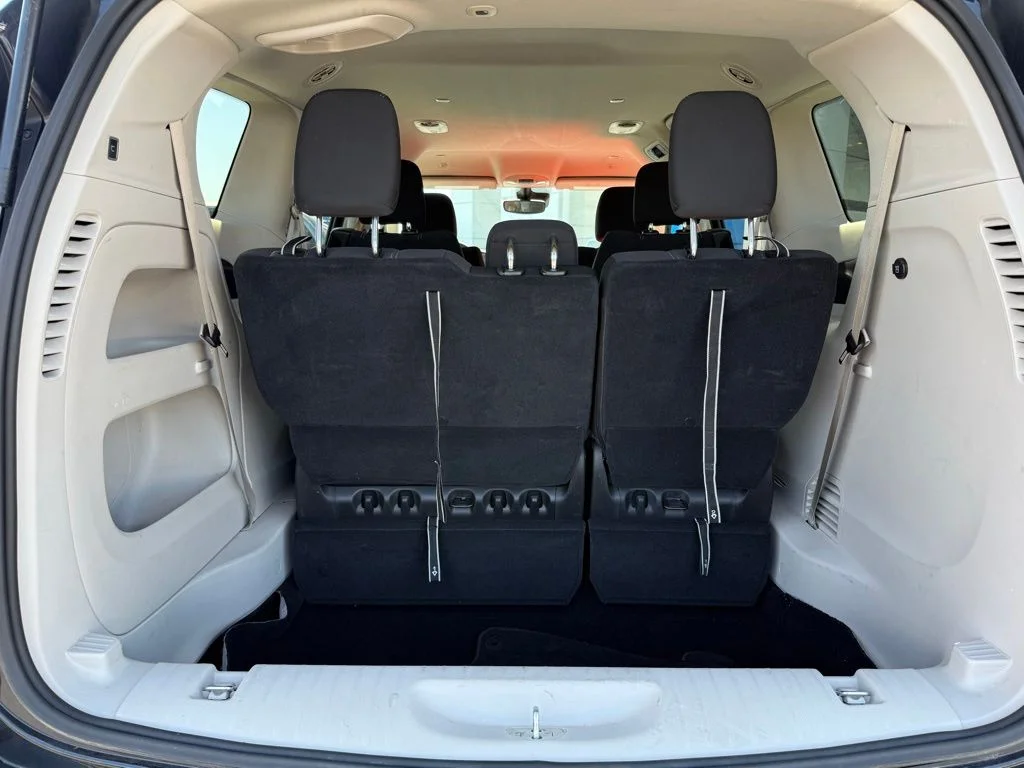 Used 2023 Black Chrysler LX image 9