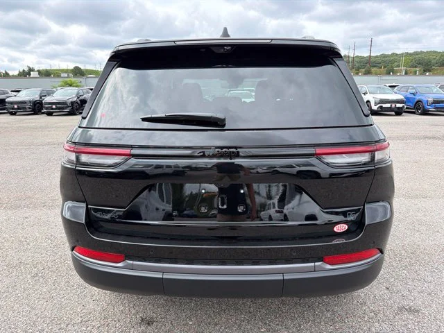 New 2026 Black Jeep  image 4