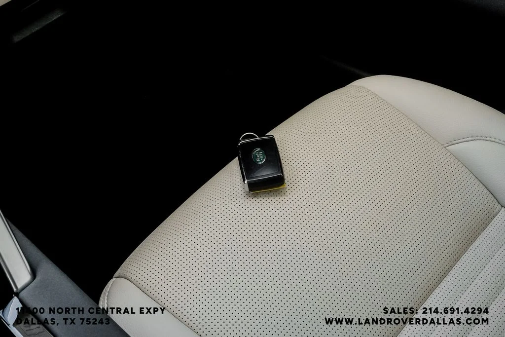 Used 2023 Black Land Rover S image 63