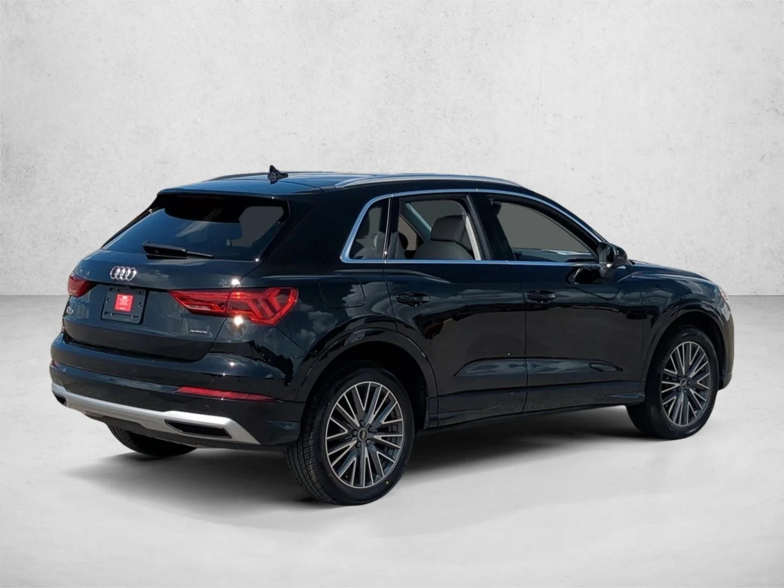 Used 2022 Silver/Gray Audi Premium image 5