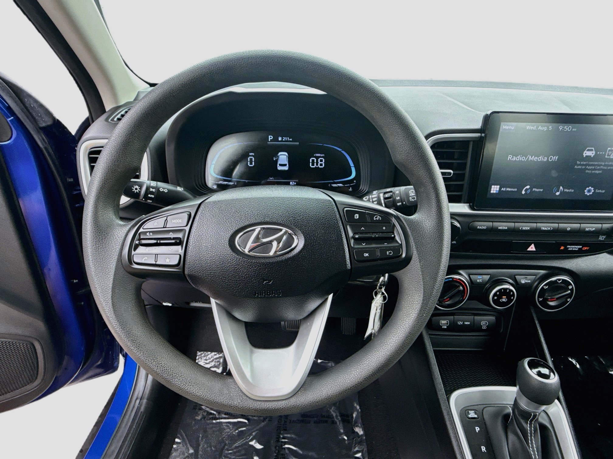 Used 2024 Intense Blue Hyundai SE image 8