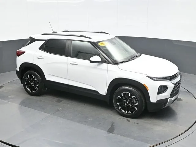 Used 2022 White Chevrolet LT image 15