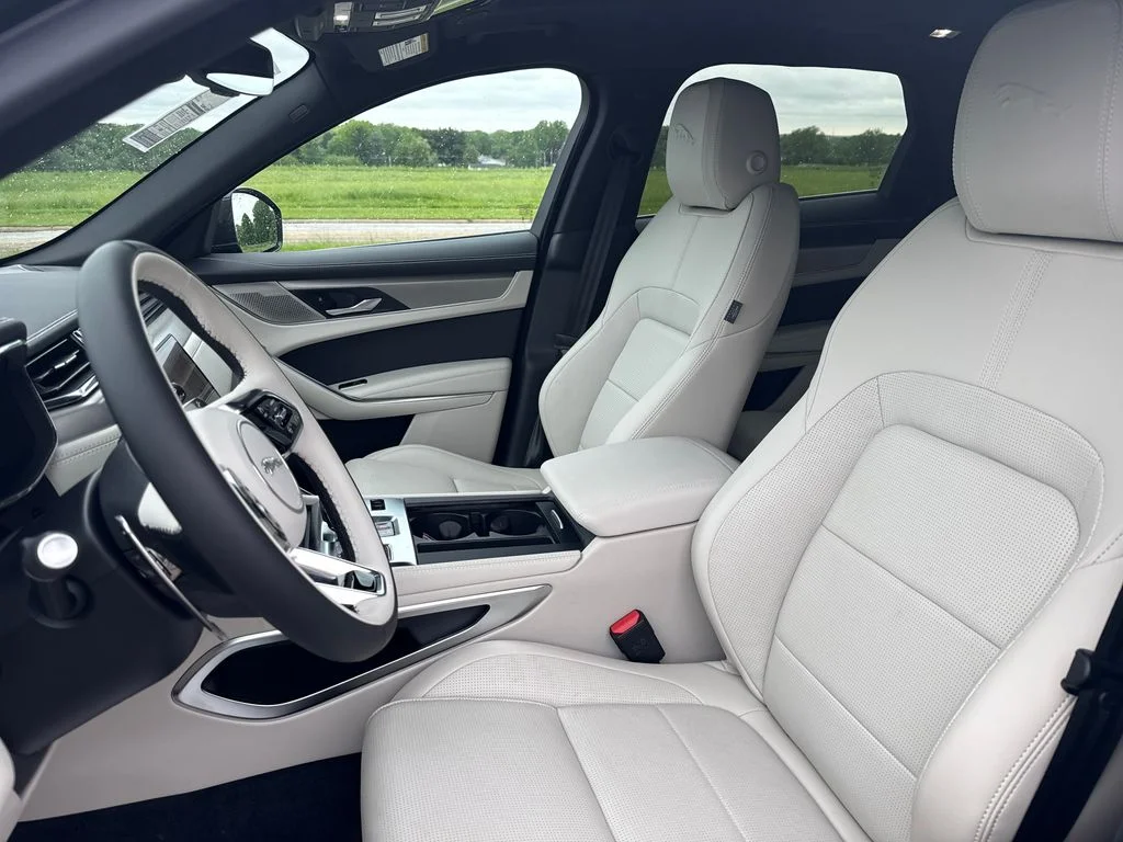 2026 Jaguar F-Pace R-Dynamic S - Photo 11