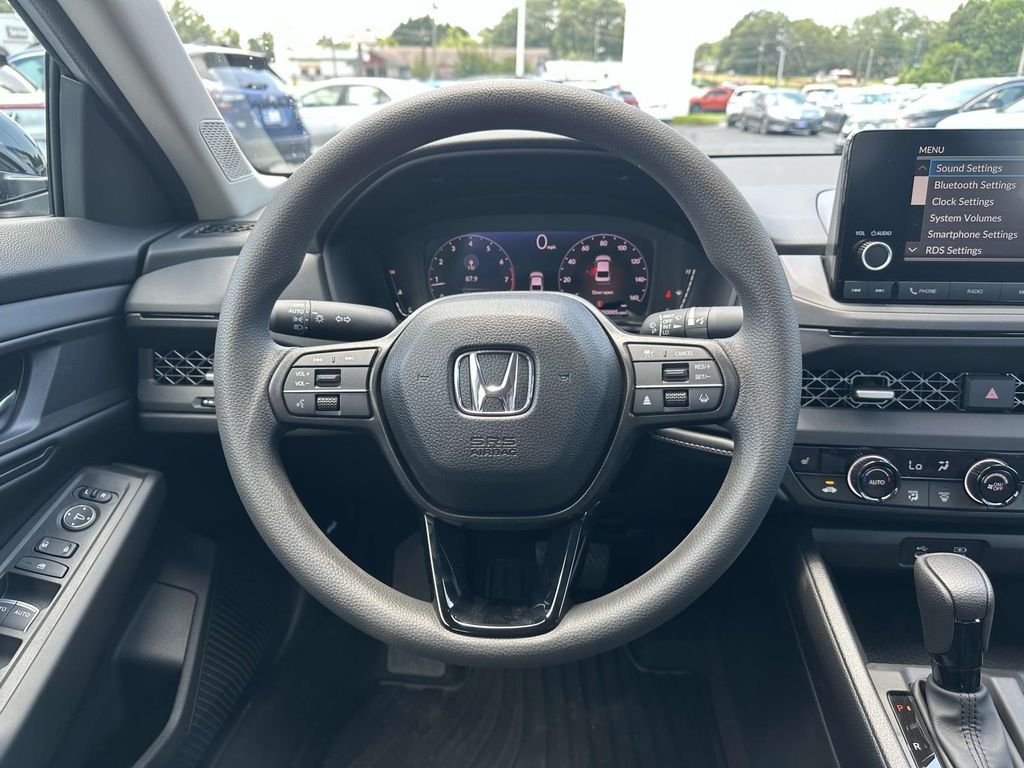 2025 Honda Accord SE - Photo 11