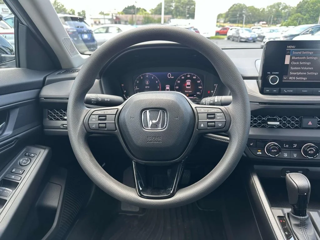 2025 Honda Accord SE - Photo 11