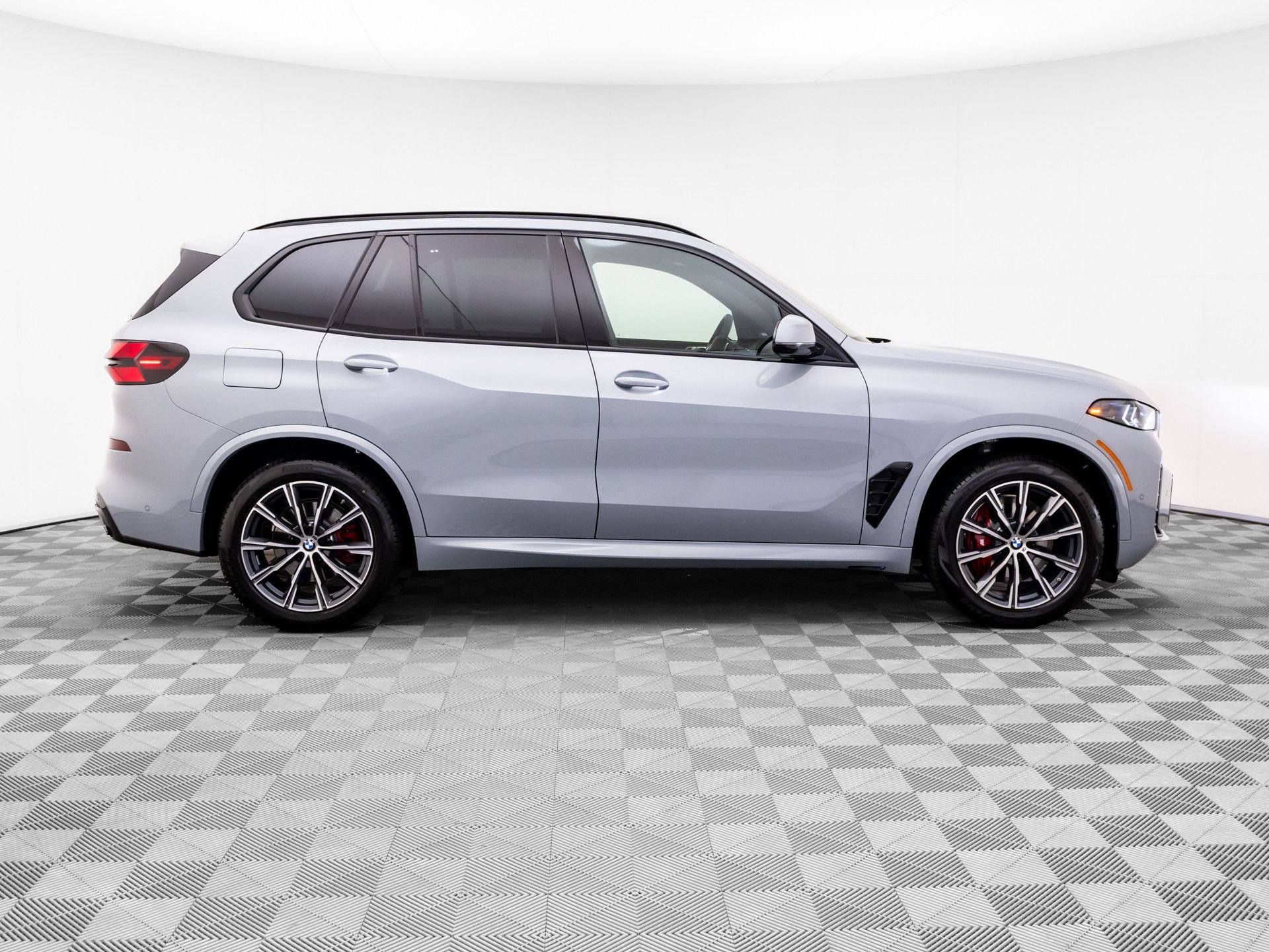New 2026 Brooklyn Grey Metallic BMW xDrive40i image 7