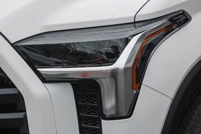 2026 Toyota Tundra SR5 - Photo 4