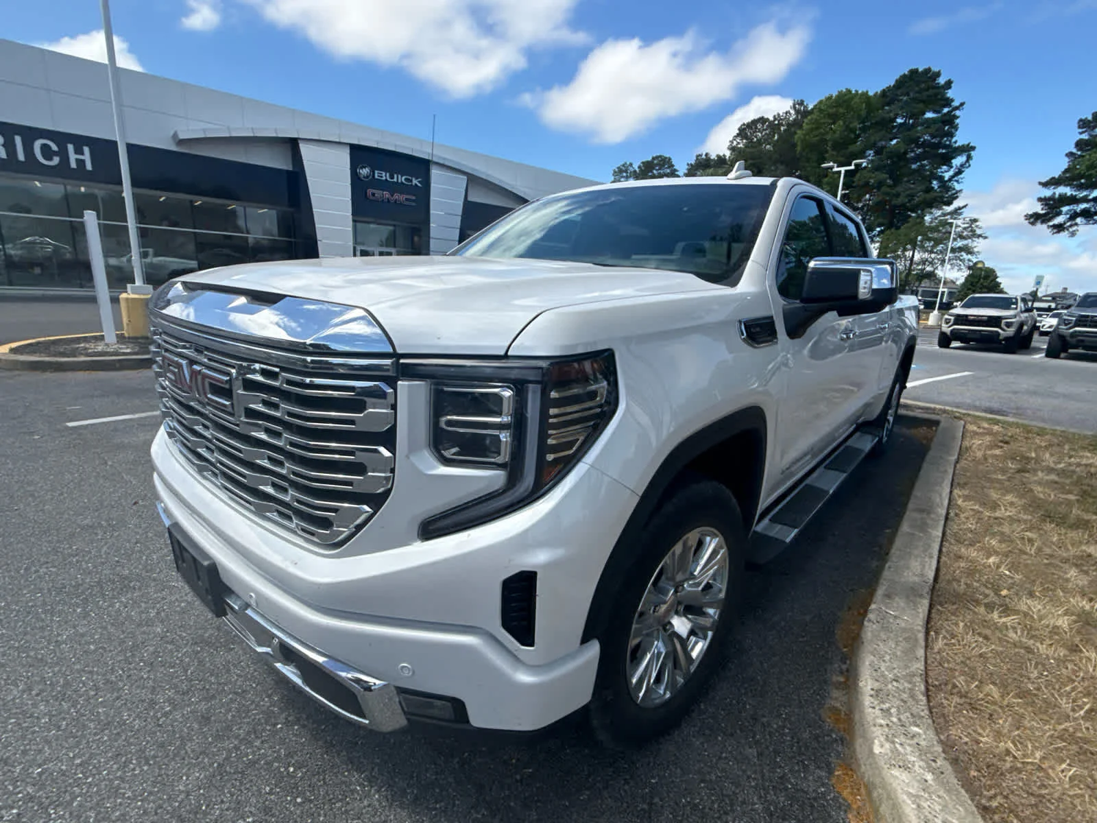 Certified Used 2024 White Frost Tricoat GMC Denali image 3