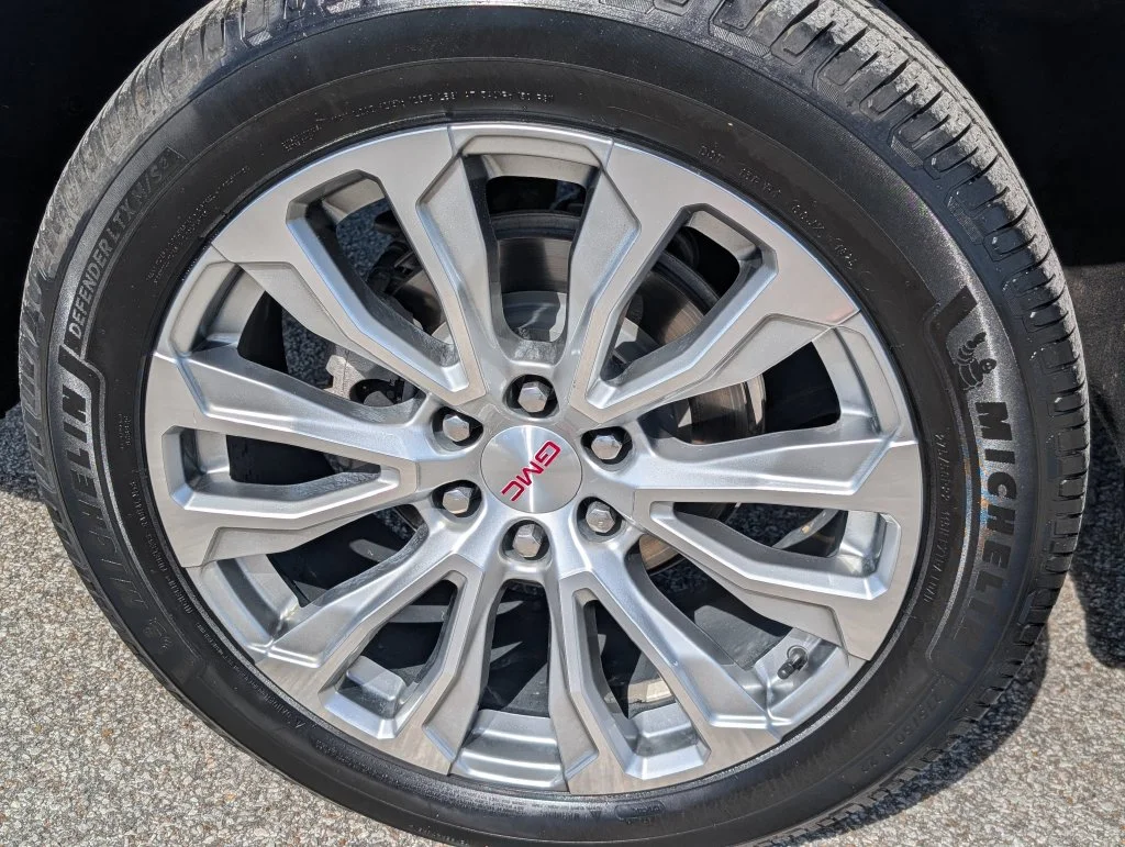 Used 2023 Green GMC Denali image 44