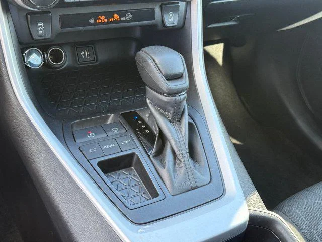 Certified Used 2025 MAGNETIC GRAY MET. Toyota XLE image 21