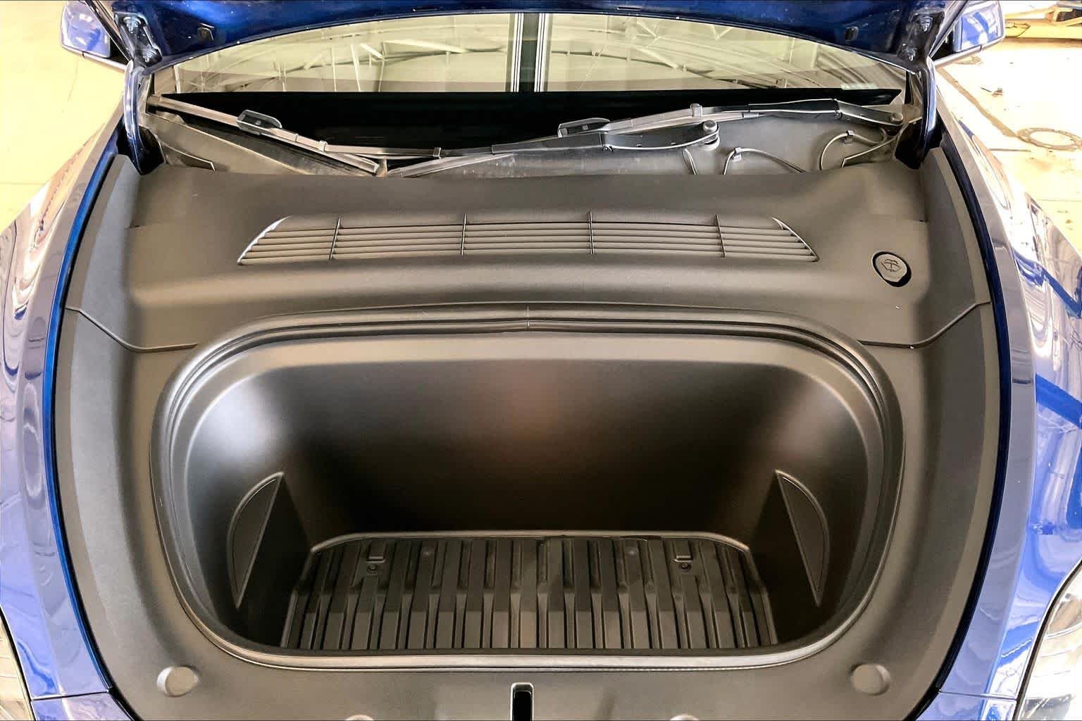 Used 2023 Deep Blue Metallic Tesla  image 27