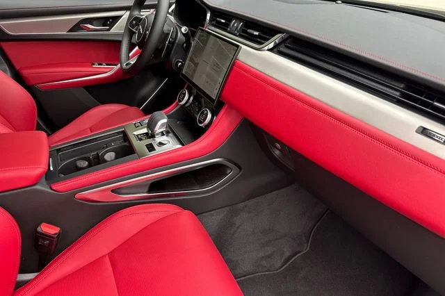 2026 Jaguar F-Pace R-Dynamic S - Photo 15