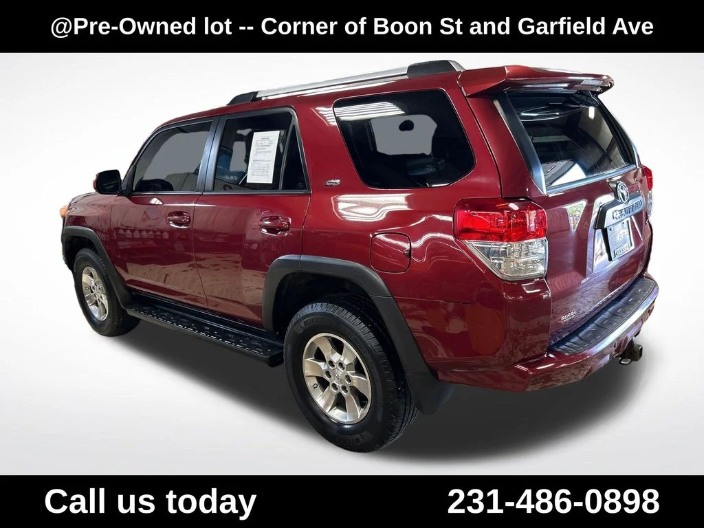 Used 2011  Toyota Trail image 3
