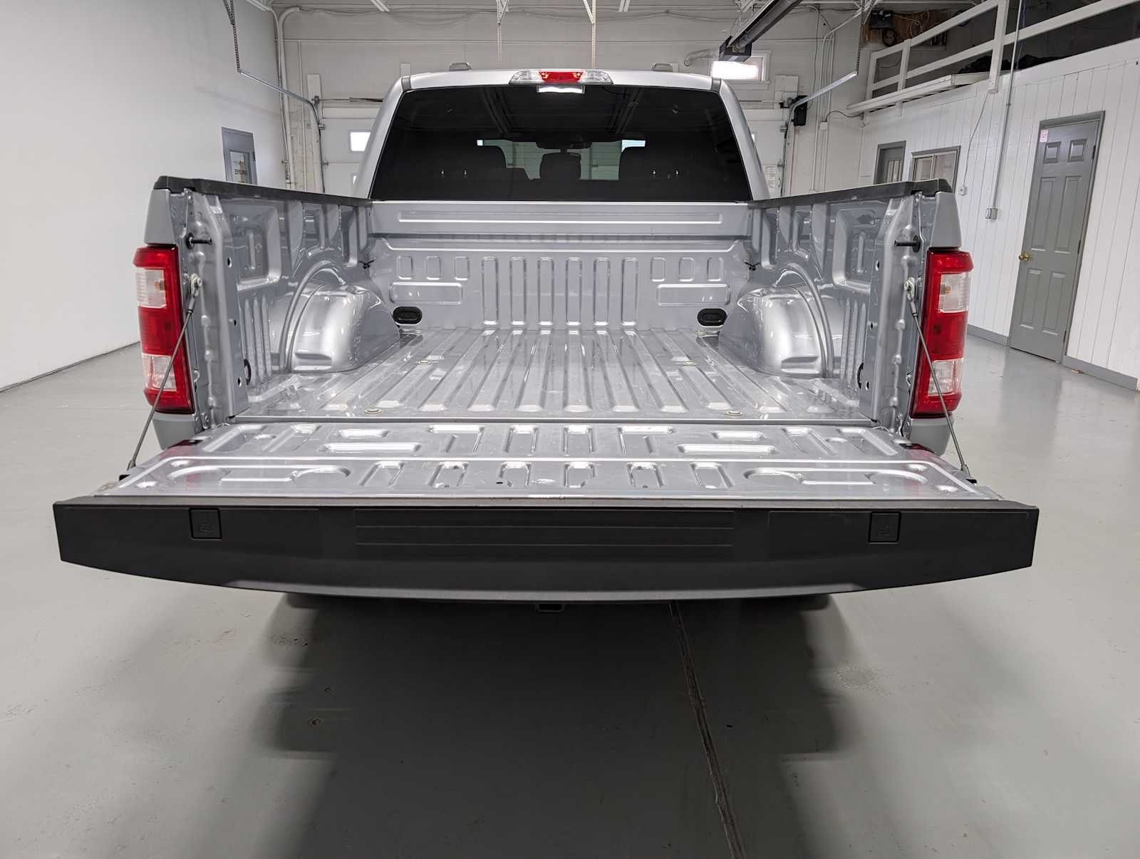 Used 2023 Iconic Silver Metallic Ford XL image 38