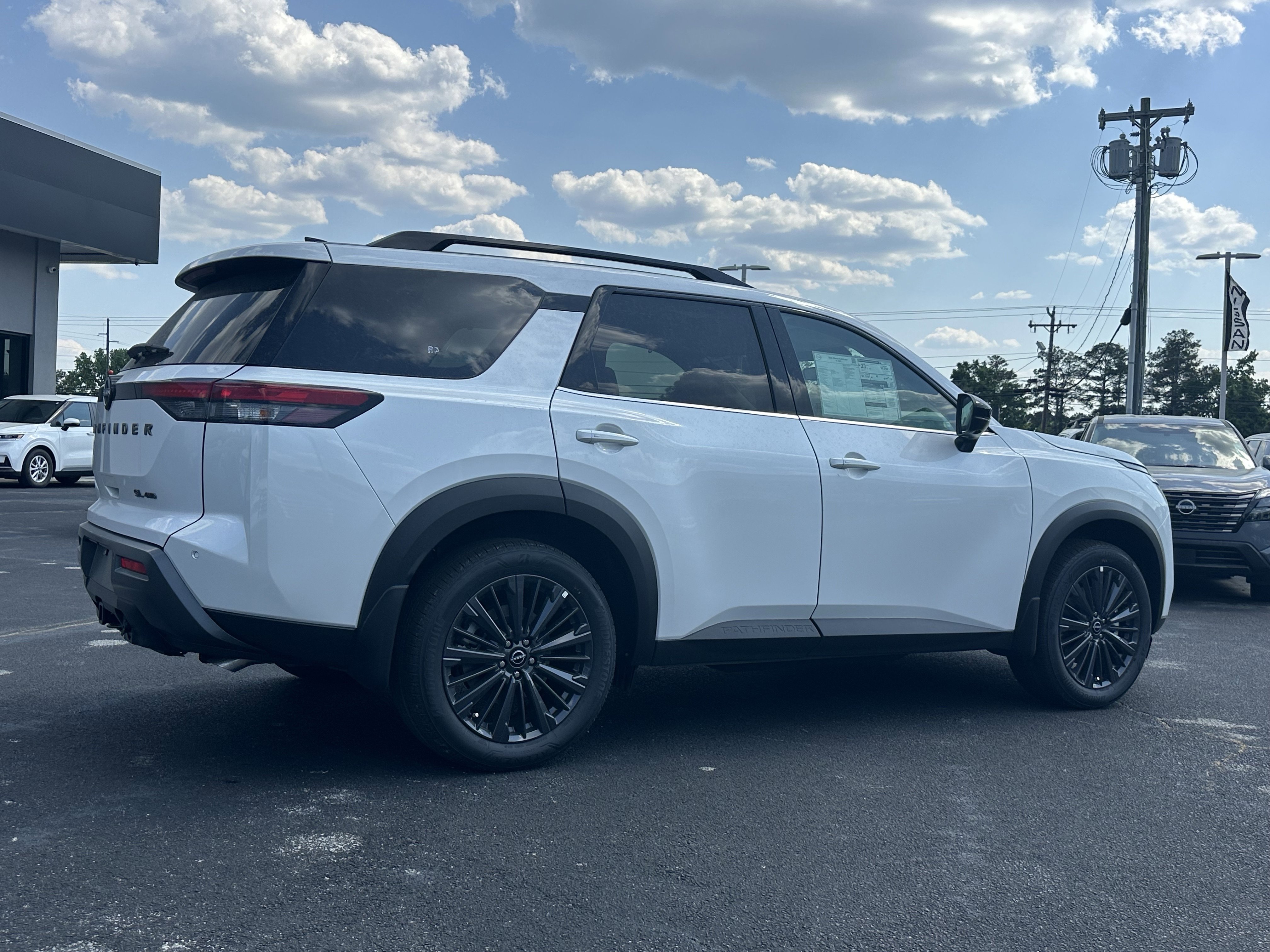New 2026 Everest White Pearl Tricoat Nissan SL image 8