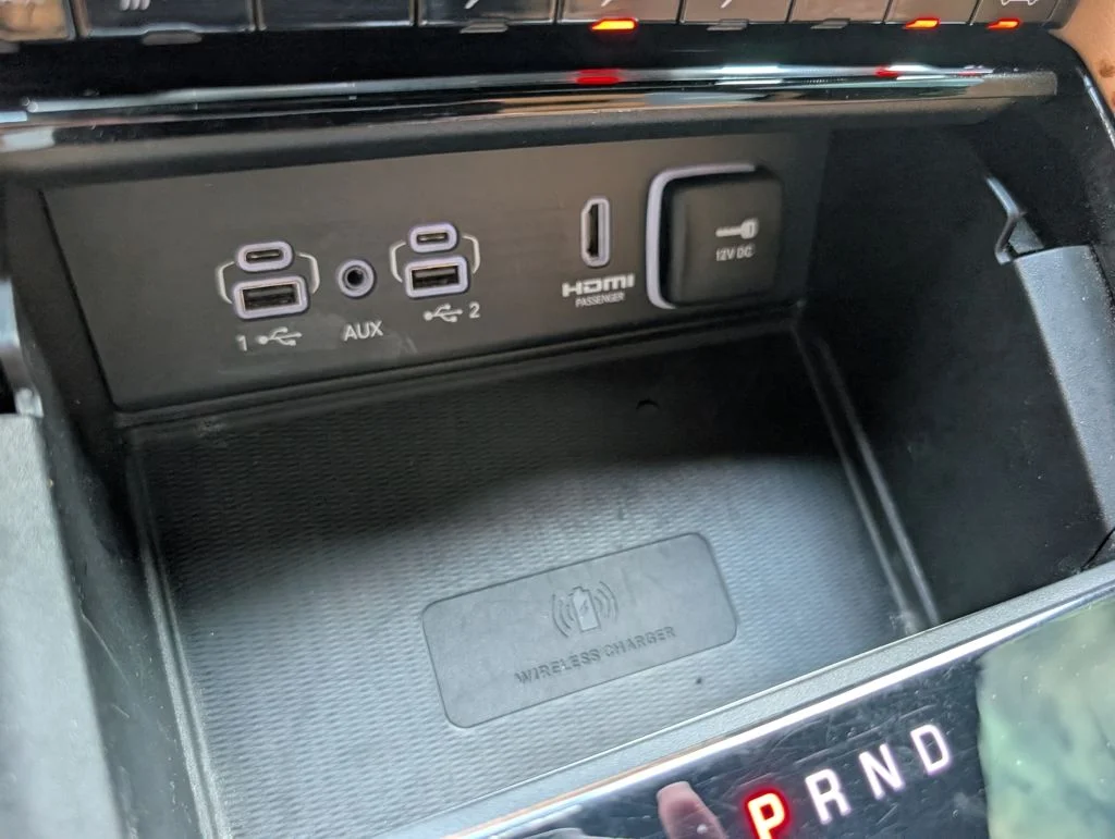 Used 2024 White Jeep Summit image 18