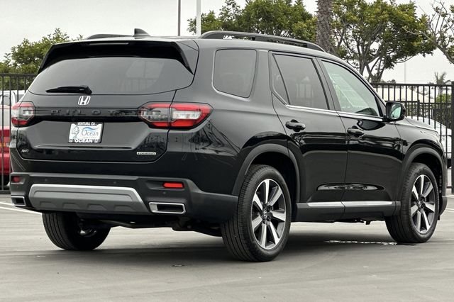 Used 2025 Black Honda Touring image 4