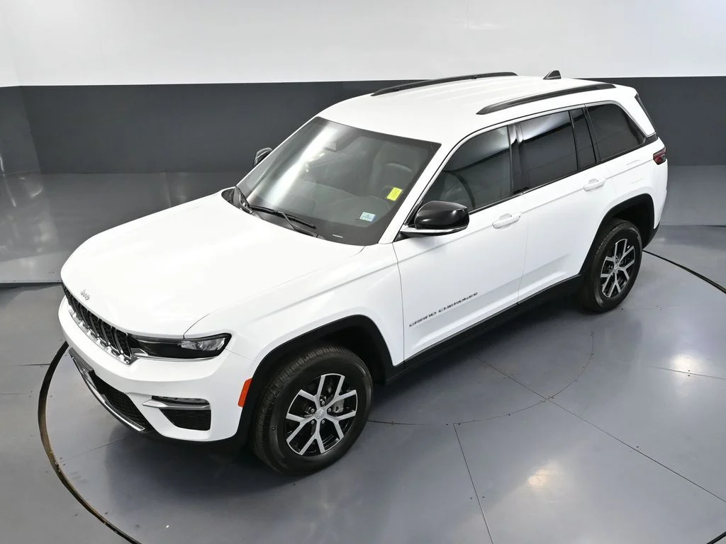 Certified Used 2024 White/off-white Jeep Limited image 57