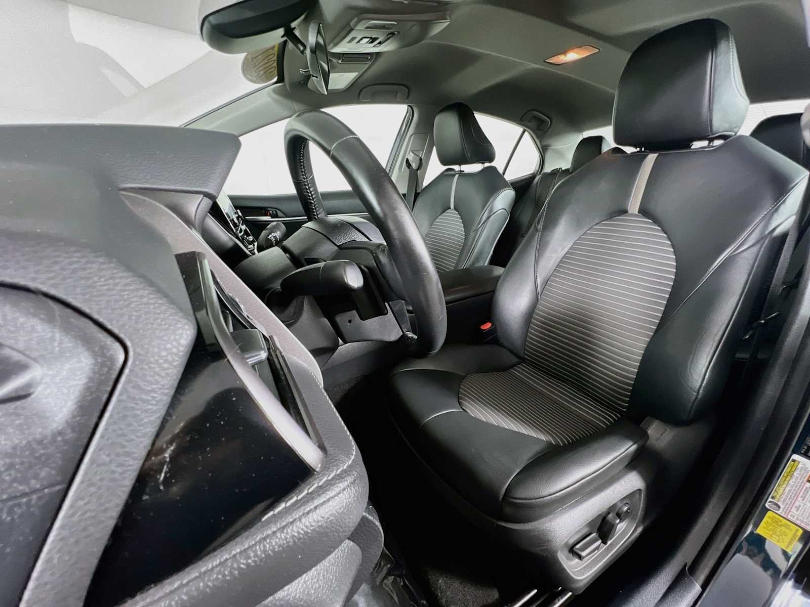 Used 2021 Galactic Aqua Mica Toyota SE image 21
