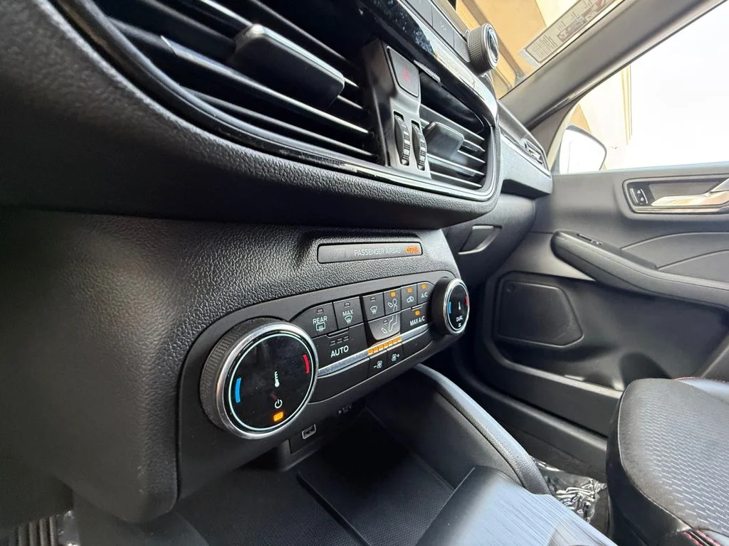 Used 2025 Gray Ford ST-Line image 23