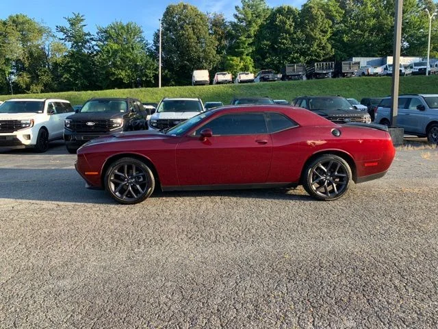 Used 2023 Octane Red Pearlcoat Dodge SXT image 5