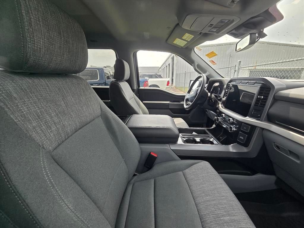 Used 2023 Silver Ford XLT image 7