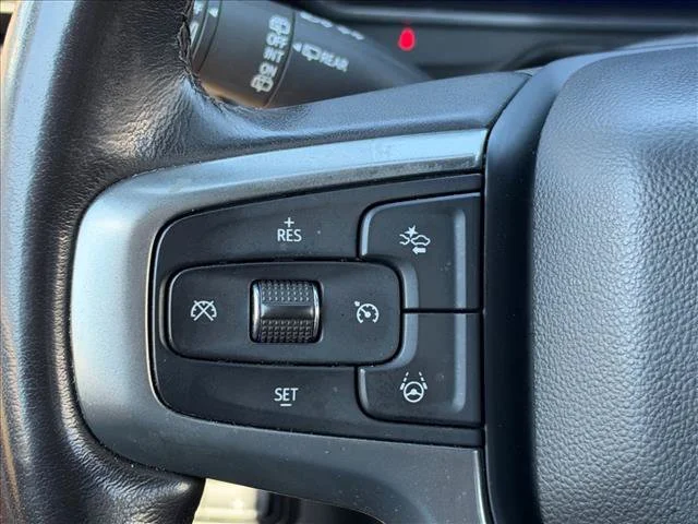 Used 2023 IRIDESCENT PEARL TRICOAT Chevrolet Premier image 30