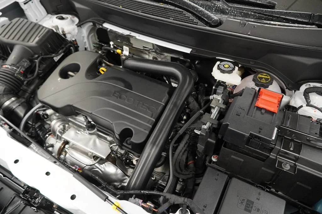 New 2026 Summit White Chevrolet LT image 40