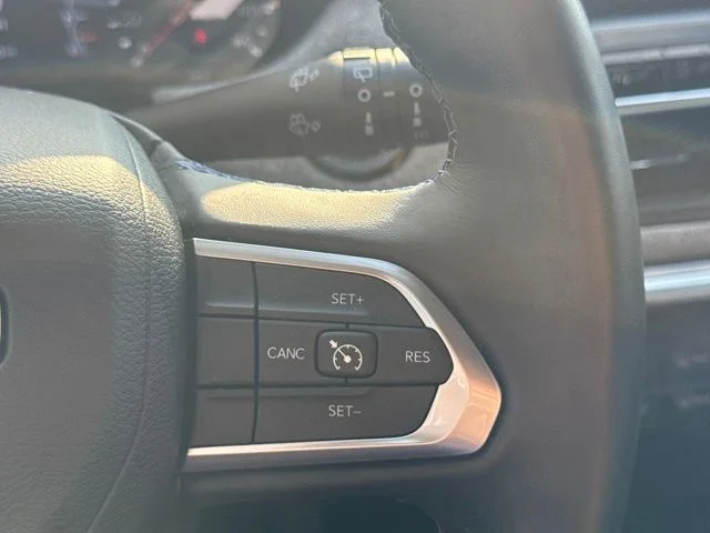 Used 2022 Black Jeep Latitude image 24