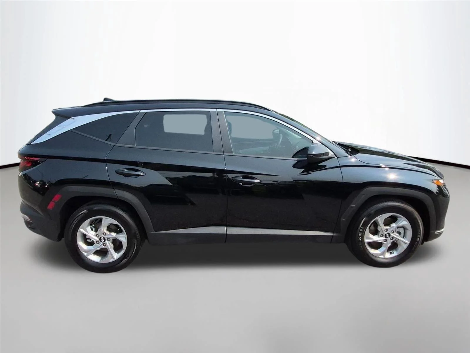 Used 2024 Black Pearl Hyundai SEL image 6