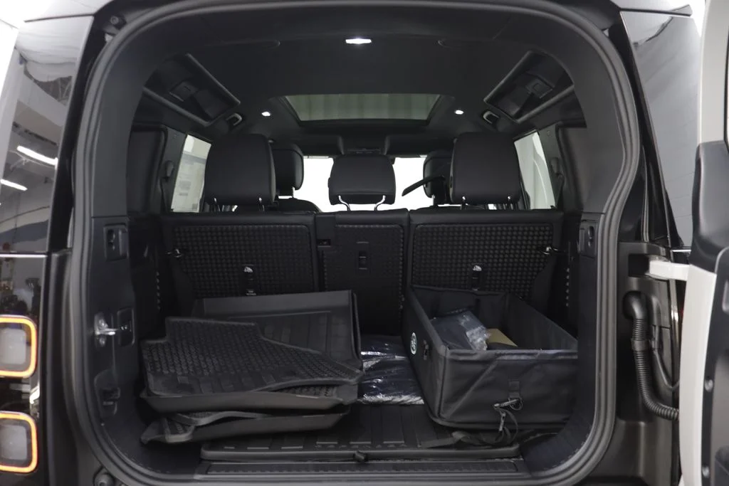 New 2026 Gray Land Rover X-Dynamic SE image 18