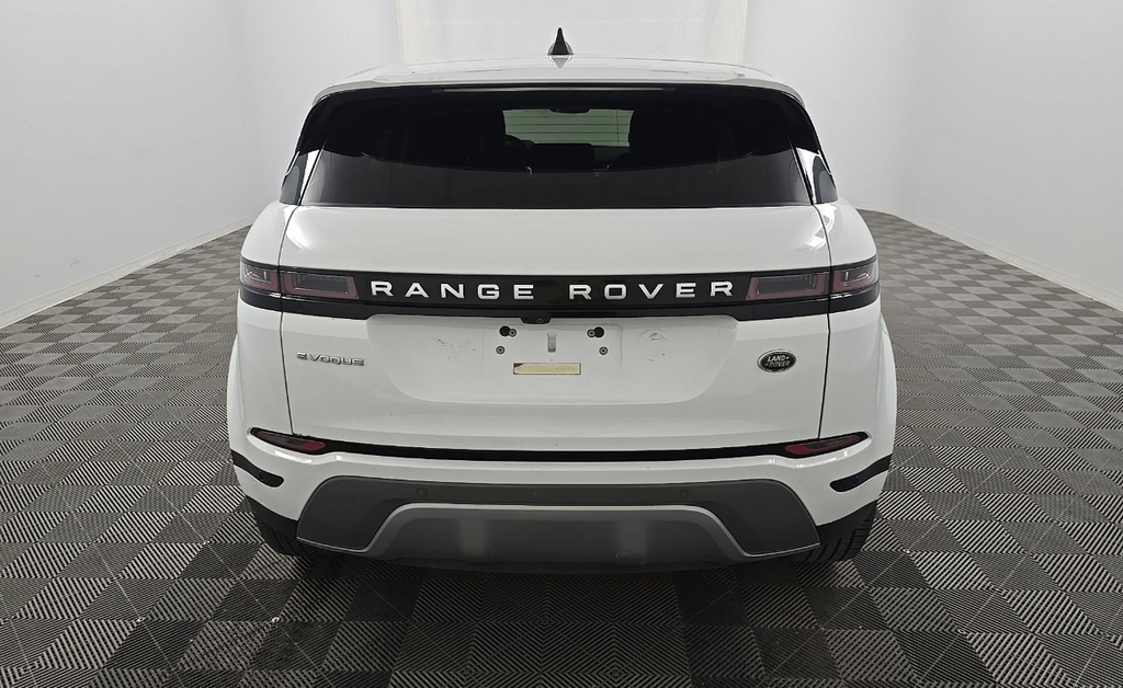 Used 2023 White Land Rover S image 5