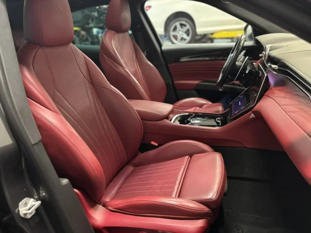 Used 2023 Grigio Lava Metallic Maserati Modena ~ Premium Package !! image 18