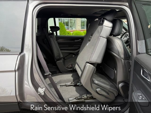 New 2025 Baltic Gray Metallic Clear-Coat Exterior Paint Jeep Altitude X image 23