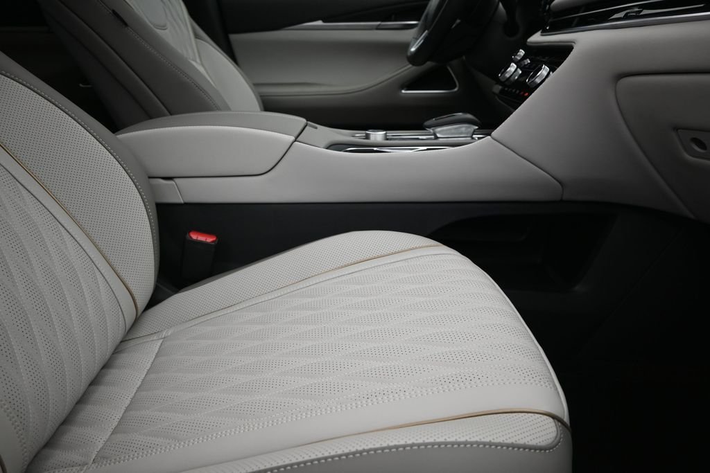 New 2027 2T RAD WHT INFINITI Autograph AWD image 26