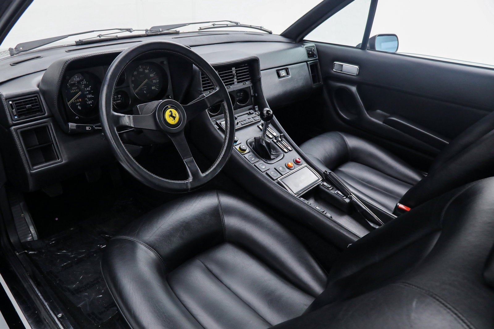 Used 1983 Nero Ferrari  image 2