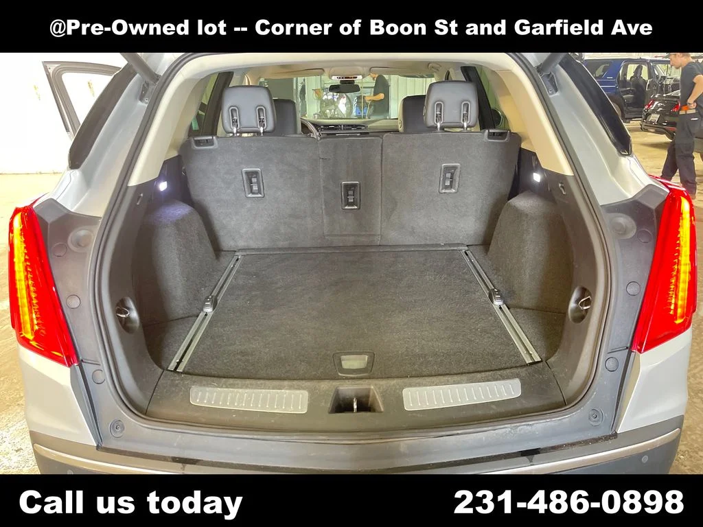 Used 2017 Silver Cadillac Luxury image 28