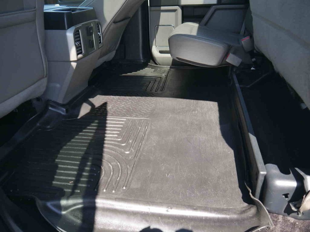 Used 2016 White Ford Lariat image 17