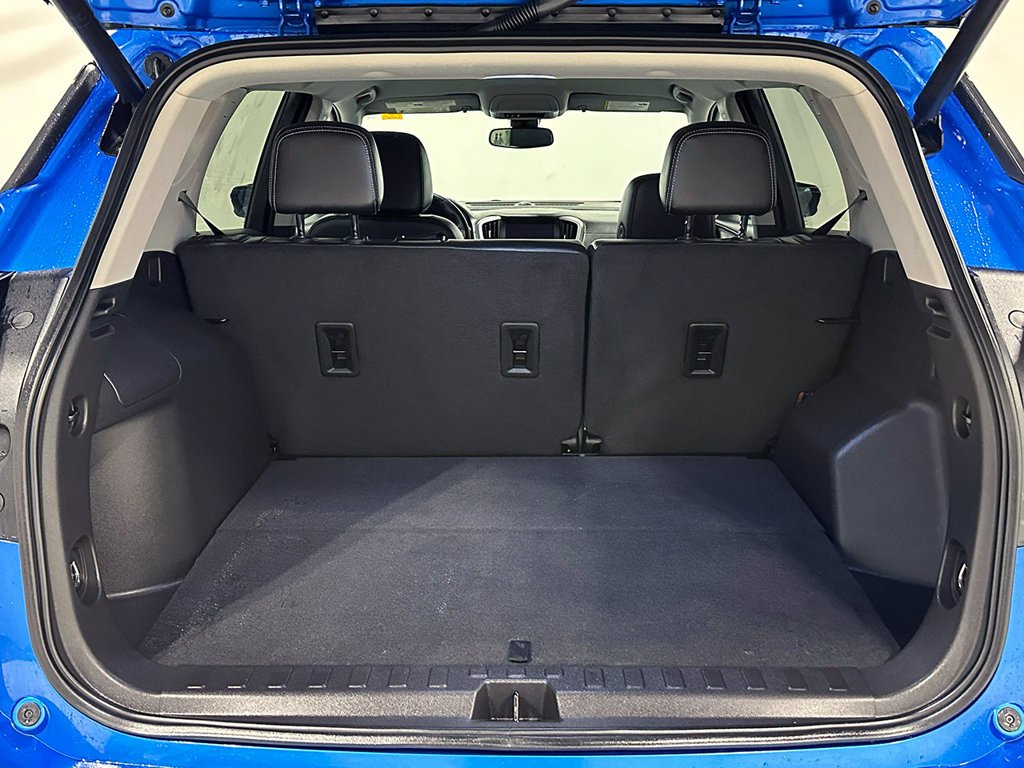 Used 2024 Blue GMC SLT image 5
