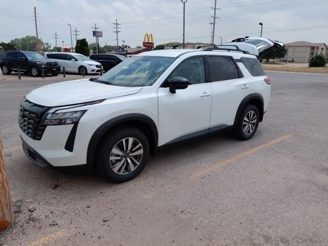 2026 Nissan Pathfinder SL 4WD's photo